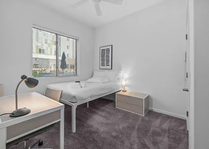 Boulevard Modern 1br Asu Pool Gym 02 Apartment